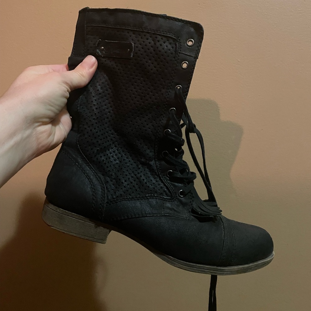 Women’s size 7 black Roxy fall boot - Picture 2 of 8